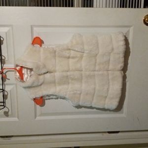 Cream Color  faux fur white house black market sz m vest